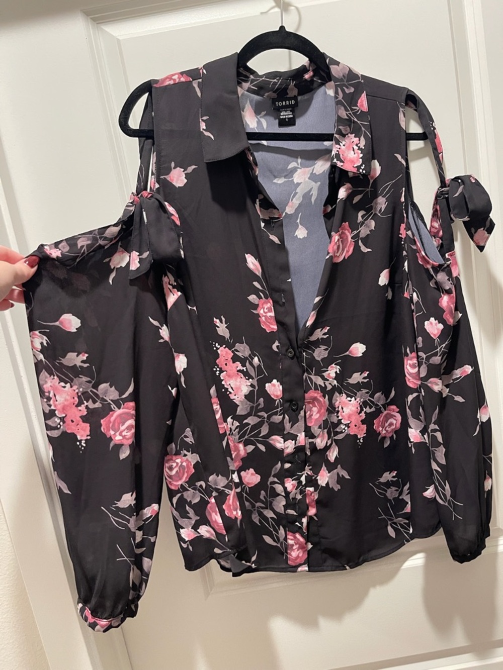 Torrid Black and Floral Tie Up Cold-Shoulder Button-Up Blouse (1)